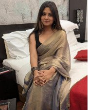 Himatnagar full safe and secure high profile college girl and aunty available 24 hr call me