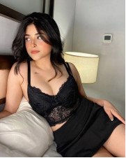 Call Girls In Sarojini Nagar 9711800081 Escort Service